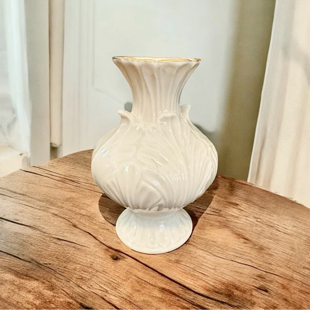 Lenox USA Elfin Collection 4.5” Bud Vase with 24k Trim